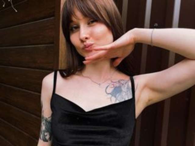 go to chat with BellaMirage