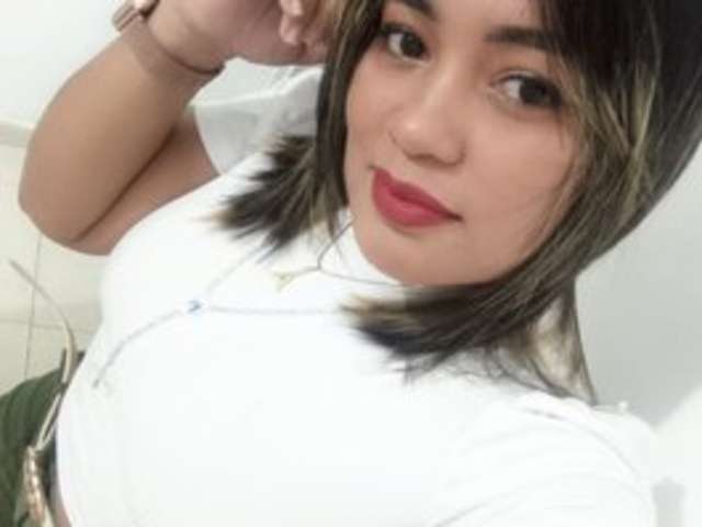 go to chat with BellaSummers