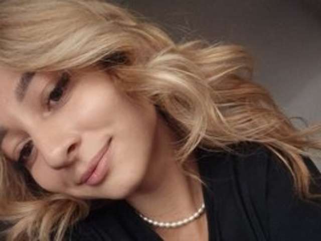 go to chat with BlondeAlien