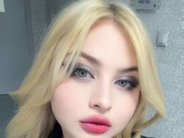 go to chat with BlondeBond