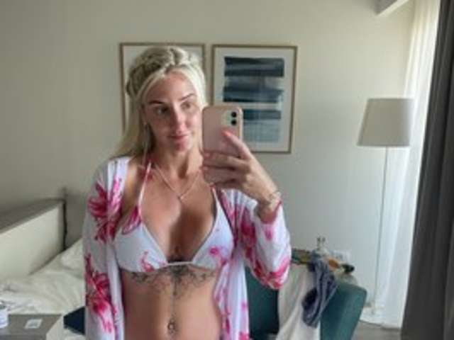 go to chat with Blondebunny25