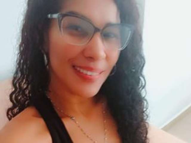go to chat with Brunnette-sensation