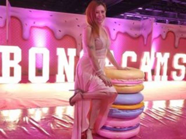 go to chat with BryonySullyvan
