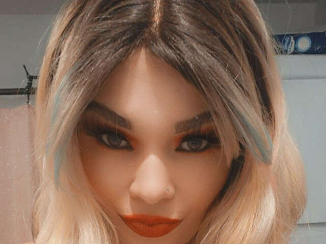 go to chat with BunniiQuinn