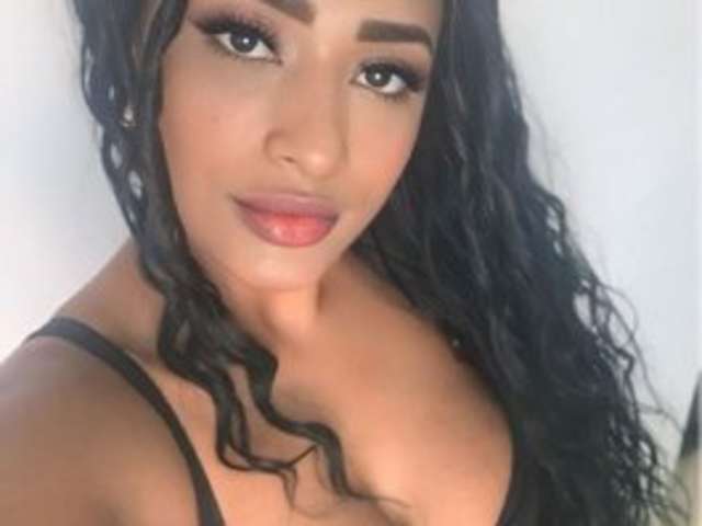 go to chat with CAMILAHOTTERX