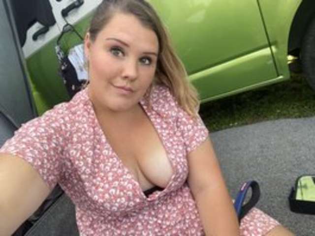 go to chat with Caitlinsarah1998