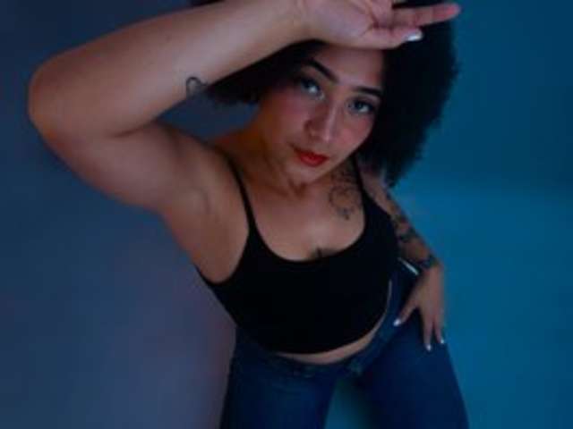 go to chat with CamilleDubois1