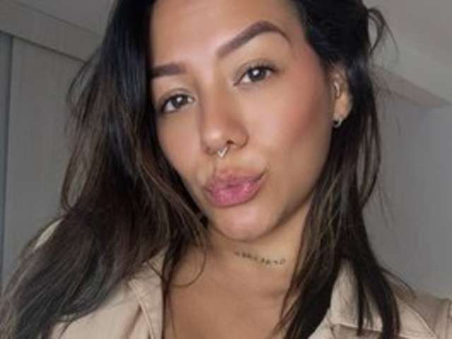 go to chat with CamilleMoreau