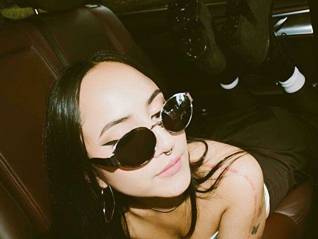 go to chat with Caminaked