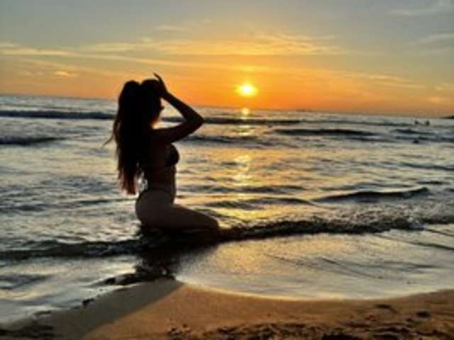 go to chat with Caraline