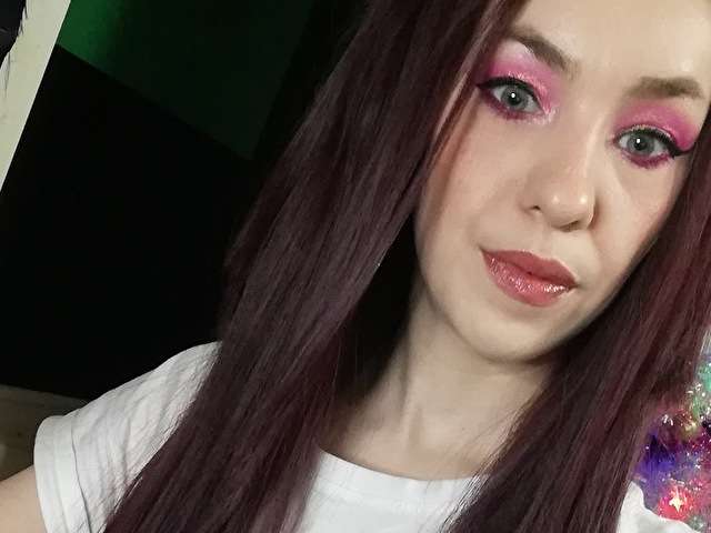 go to chat with CarlyDarvin1