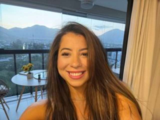 go to chat with Carol1n1