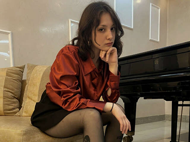 go to chat with Carosta