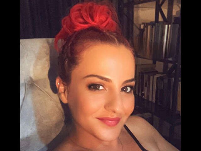 go to chat with Carsta