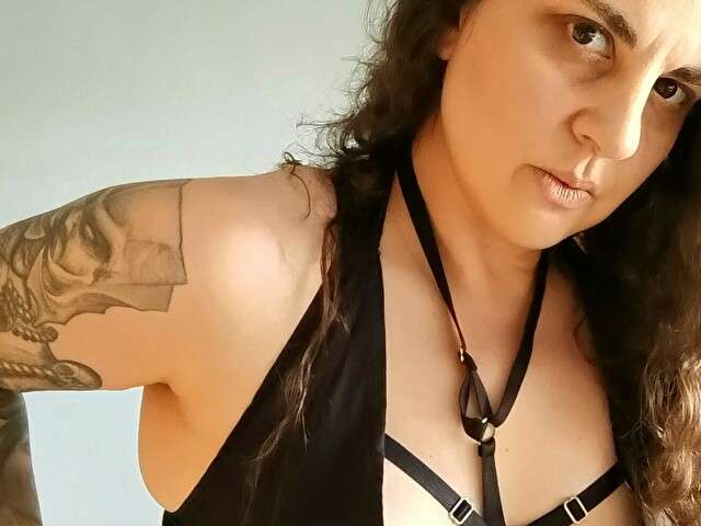 go to chat with Cass