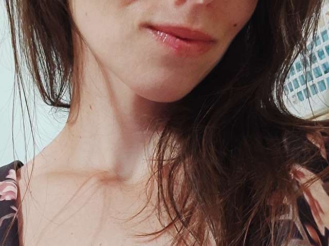 go to chat with Ccelia