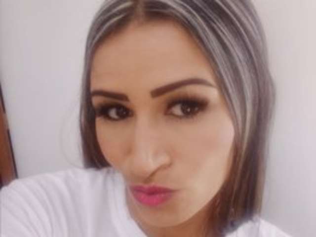 go to chat with Celestee-1