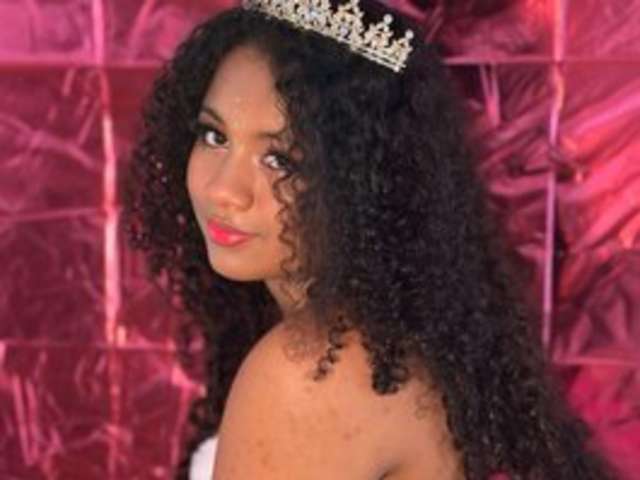 go to chat with ChanelMiillers