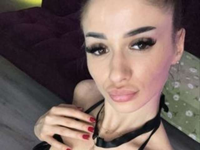 go to chat with Chanelcharmx