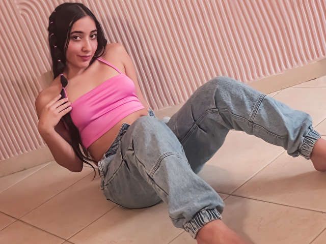go to chat with CharloteEvam