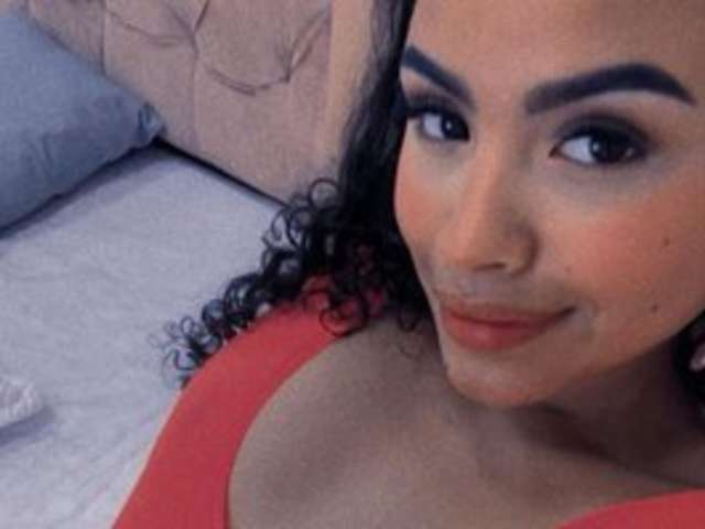 go to chat with Charlott-