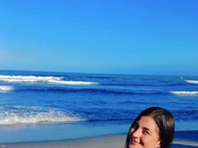 go to chat with Charlotte4