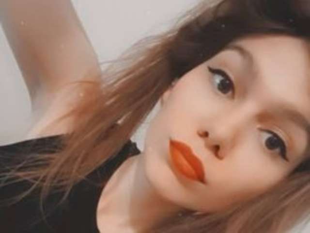 go to chat with CharlotteHoney