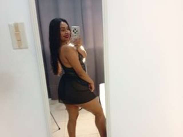 go to chat with CharlotteJasper