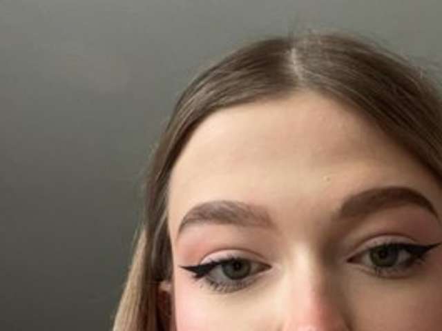 go to chat with CharmaineSease