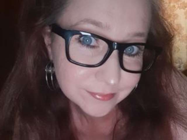 go to chat with Chloe25