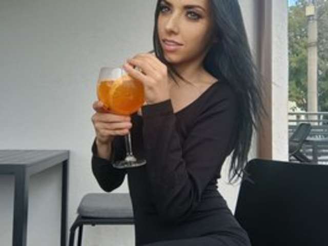 go to chat with Chloe97