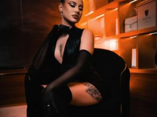 go to chat with ChloeGracee