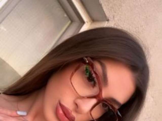go to chat with ChloeKassidy