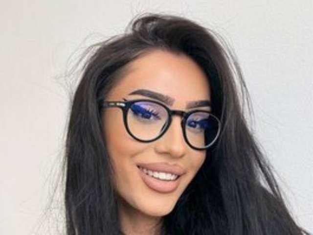 go to chat with ChloeObril