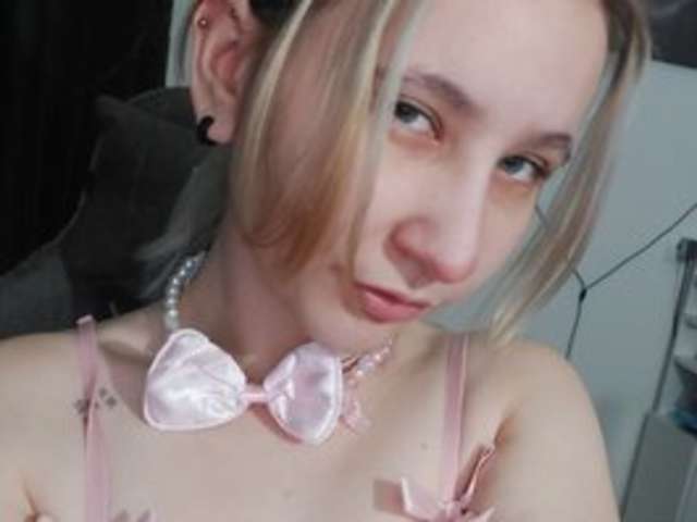 go to chat with ChristyW3b