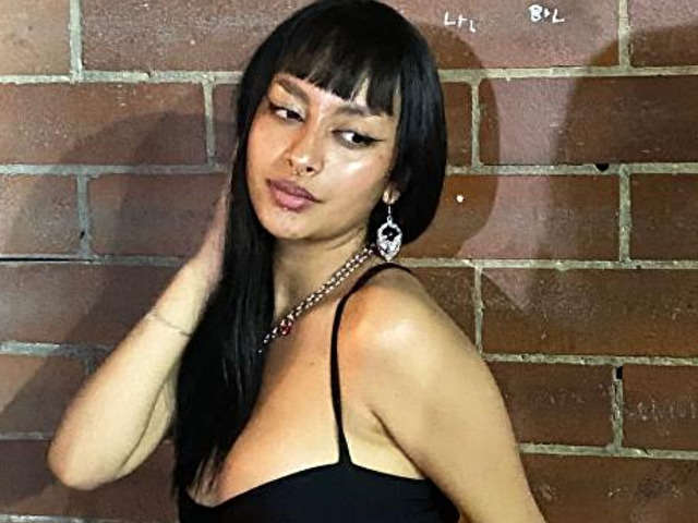 go to chat with Cleoopatra