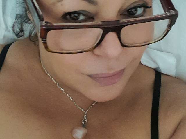 go to chat with Cleopatra