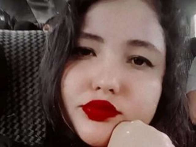 go to chat with Cloe-M