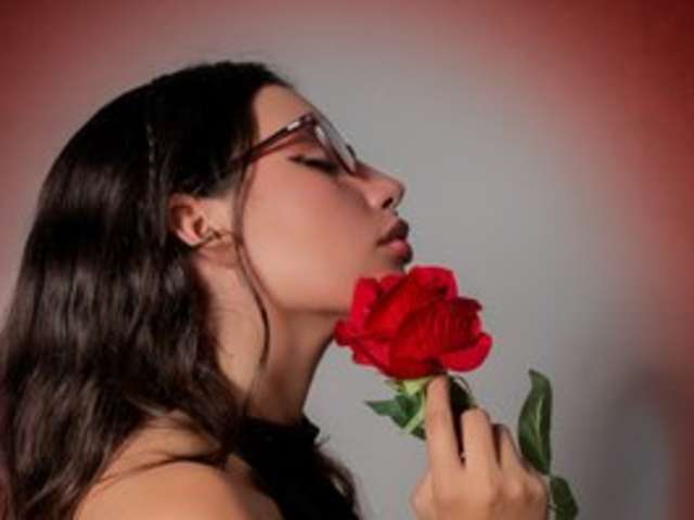 go to chat with CoralineSanchez