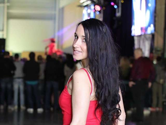 go to chat with Coralou