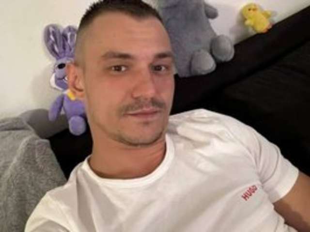 go to chat with Crinu1