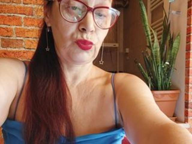 go to chat with Cristinatina