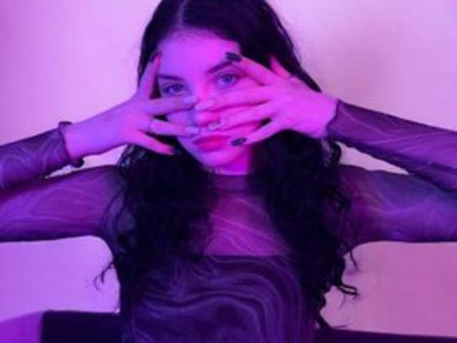 go to chat with CuteCurly18