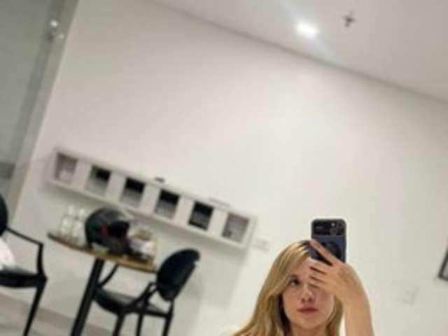 go to chat with CuteIsaa11