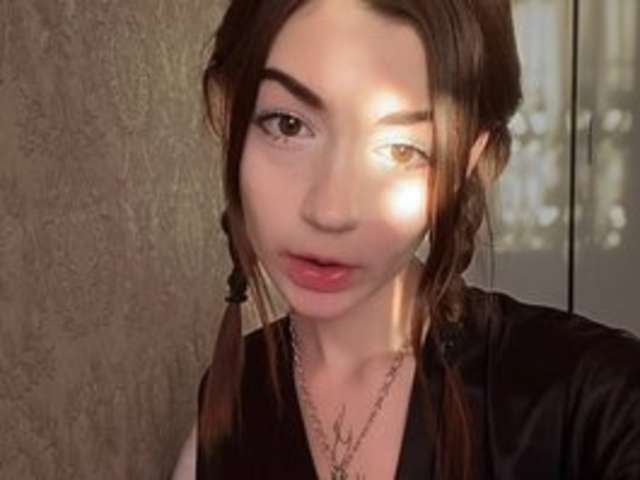 go to chat with Cyberhoe