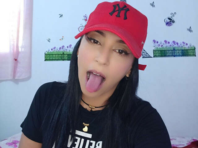 go to chat with DANICORTEZ