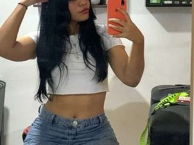 go to chat with Dahlia-Nyx