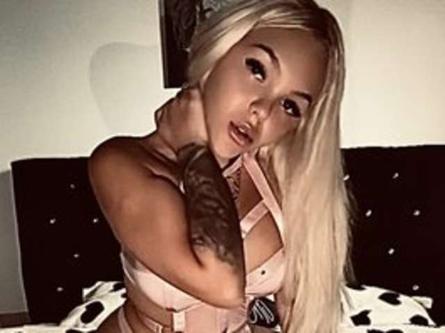 go to chat with DaisyAbby03