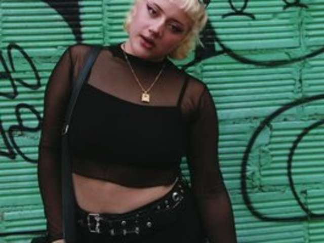 go to chat with Dalia-tay