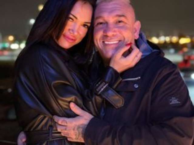 go to chat with Dami-Marya